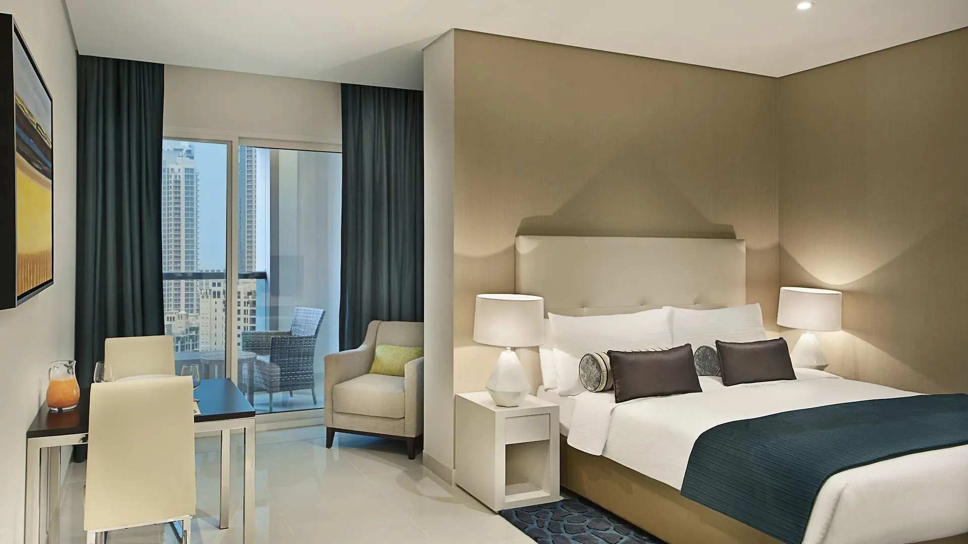 ***** Aparthotel Damac Maison Cour Jardin Dubai United Arab Emirates